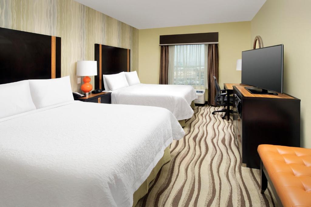 Hampton Inn & Suites El Paso/East image 11
