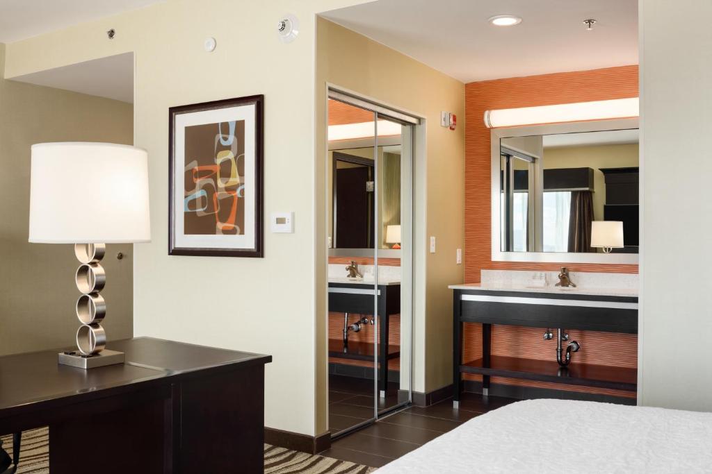 Hampton Inn & Suites El Paso/East image 19