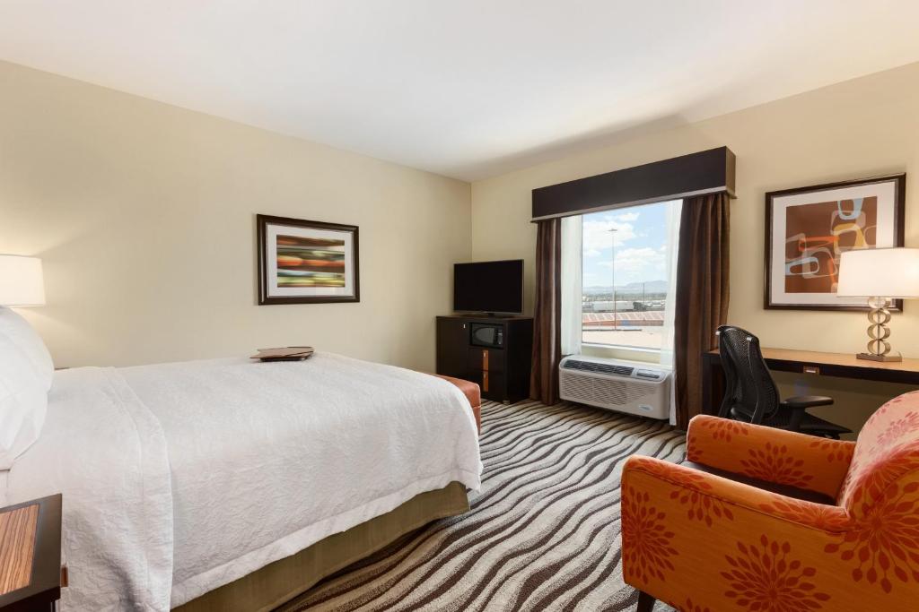 Hampton Inn & Suites El Paso/East image 21