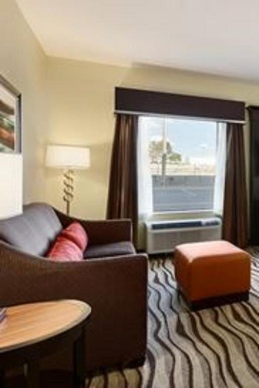 Hampton Inn & Suites El Paso/East image 25