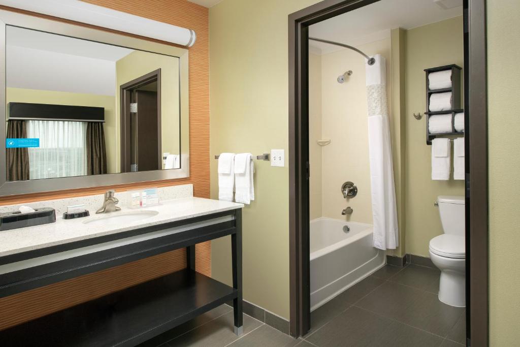 Hampton Inn & Suites El Paso/East image 7